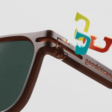 animation showing the different coloured clips being inserted into the 100% recycled good citizens frame