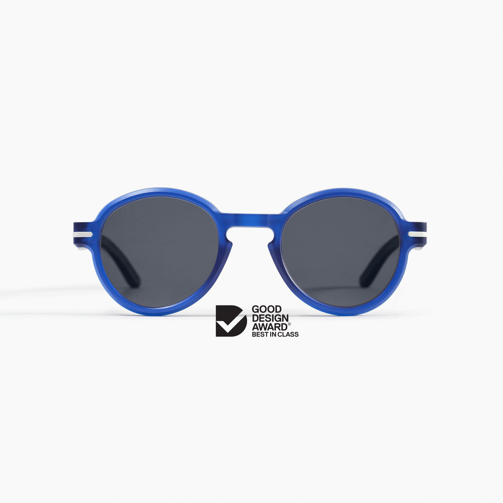 Good Citizens blue round sunglasses with Carl Zeiss Vision lenses, made from 100% recycled plastic - front view